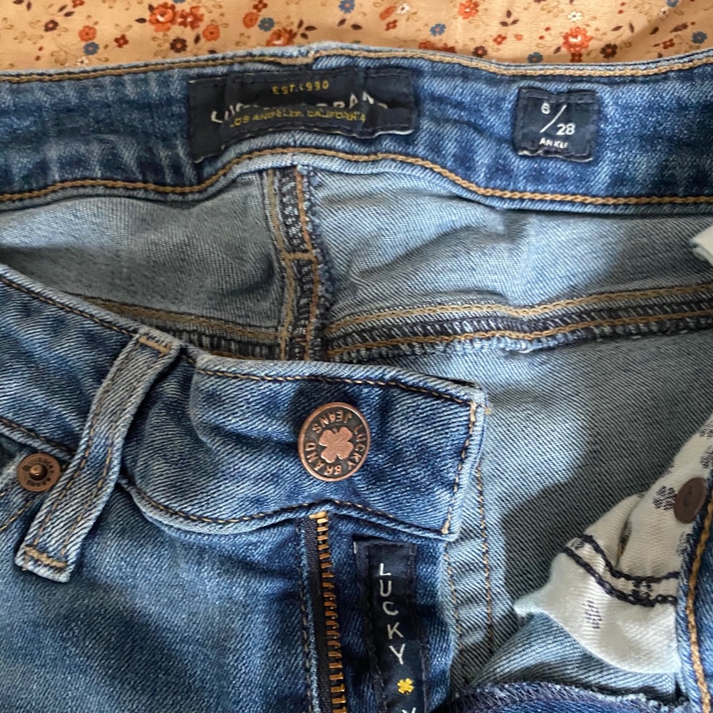 Lucky jeans size 6/28